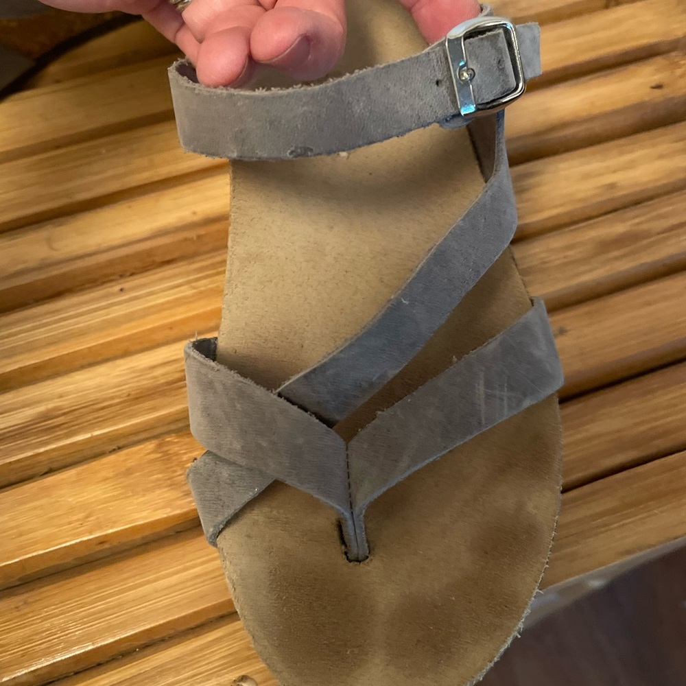 Cute Bio-Gold sandals - Picture 8 of 9